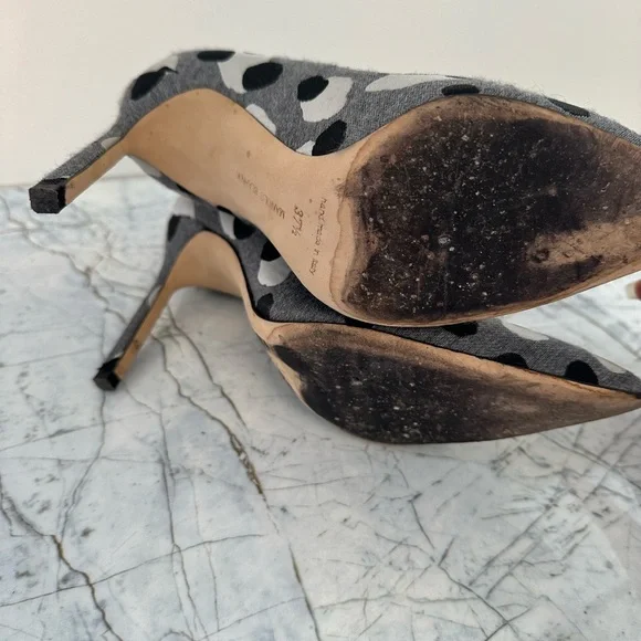 Manolo Blahnik Grey pumps with spots 
Size 37.5 - Picture 3 of 5